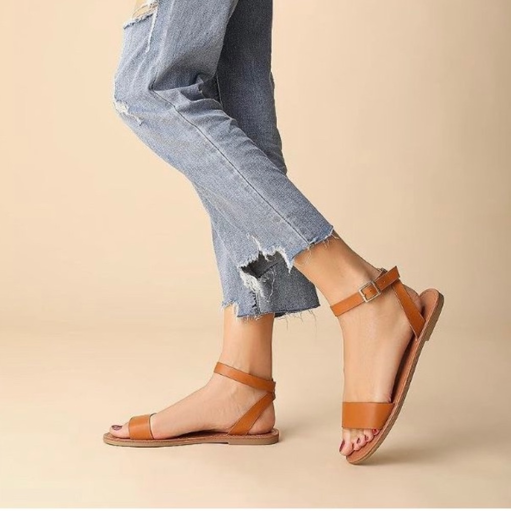 New Trary Adjustable Leather Flat Brown
Sandals 10